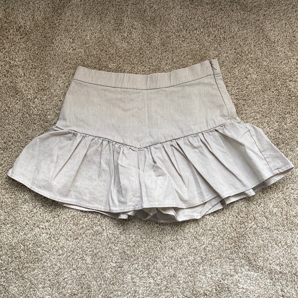 Like new linen Zara skort with ruffles